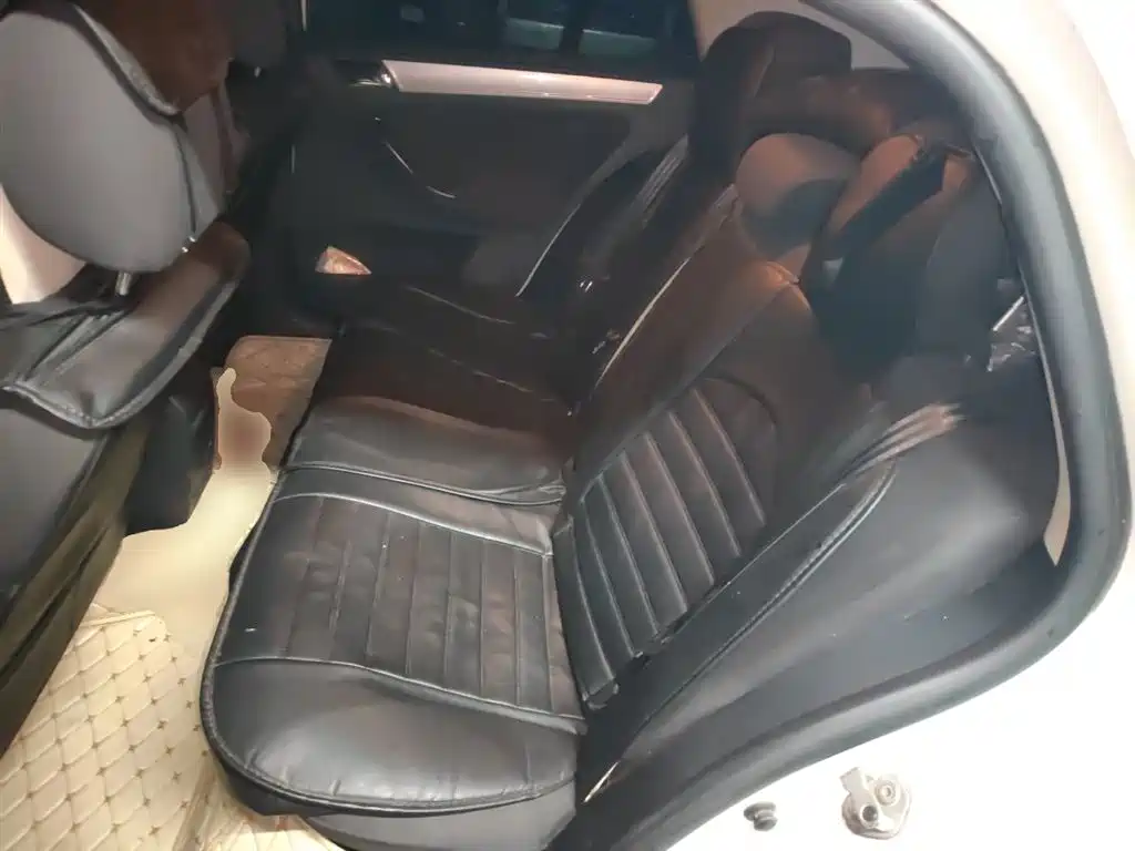 Volkswagen Bora 2014 1.6L Automatic Fashion Edition фото 13