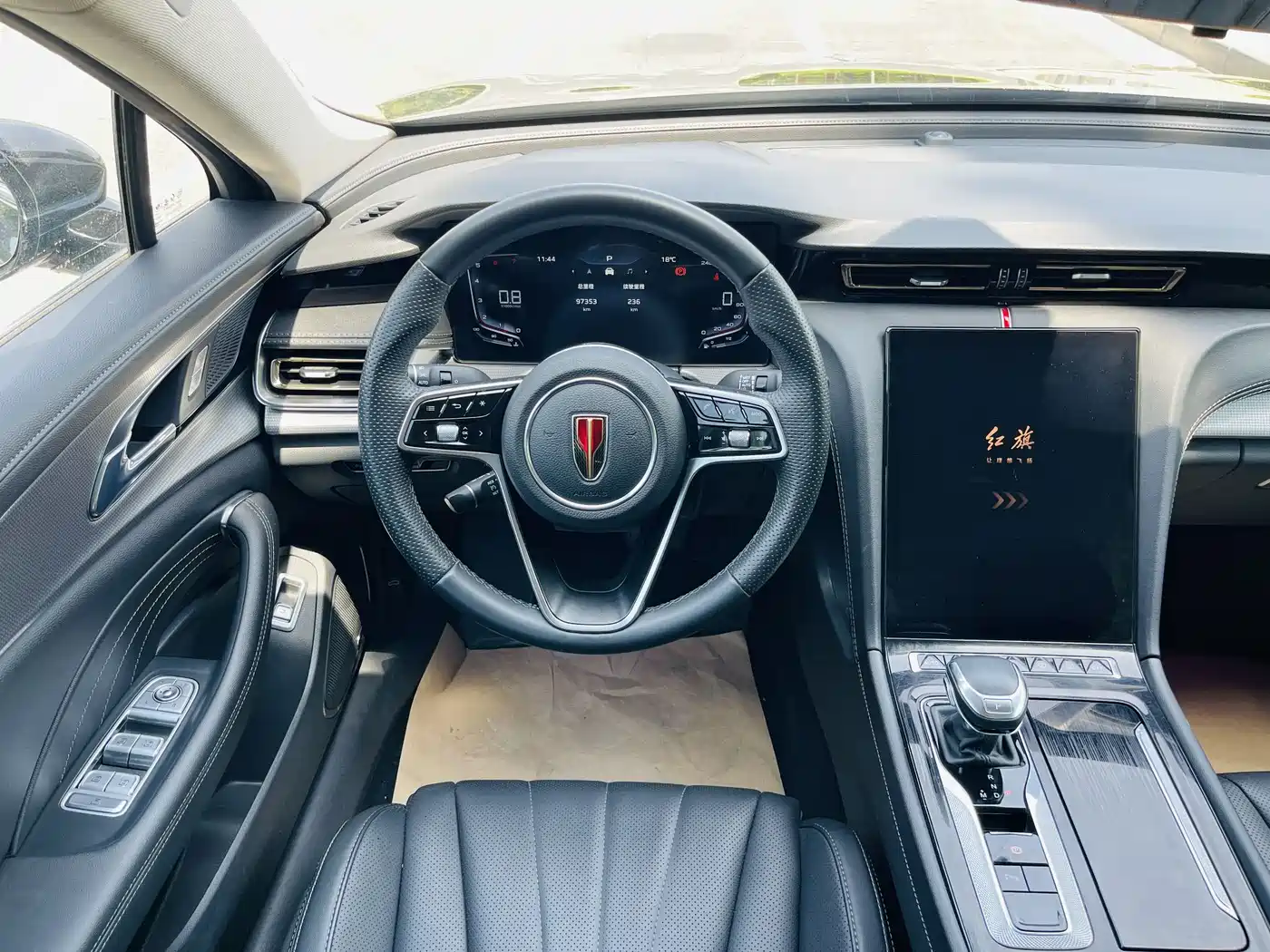 Hongqi H5 2024 1.5T DCT Smart Connect Flag Rhythm Edition фото 16