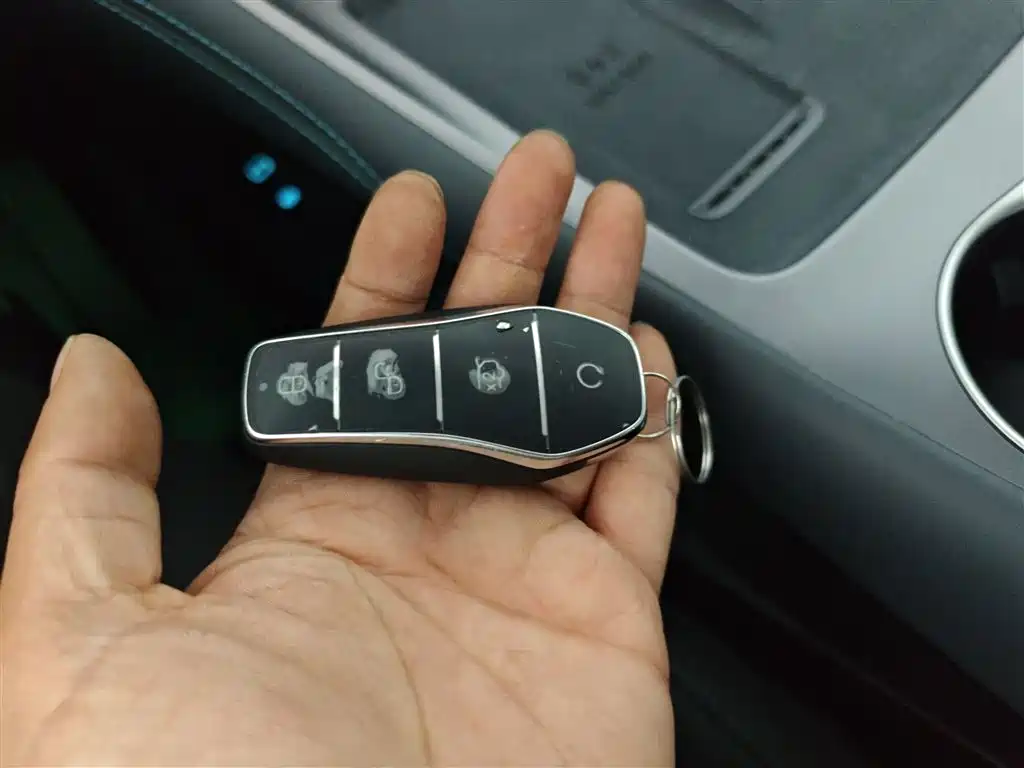 BYD Hai Shi 07 DM-i 2025 150 Pilot+ Edition фото 9