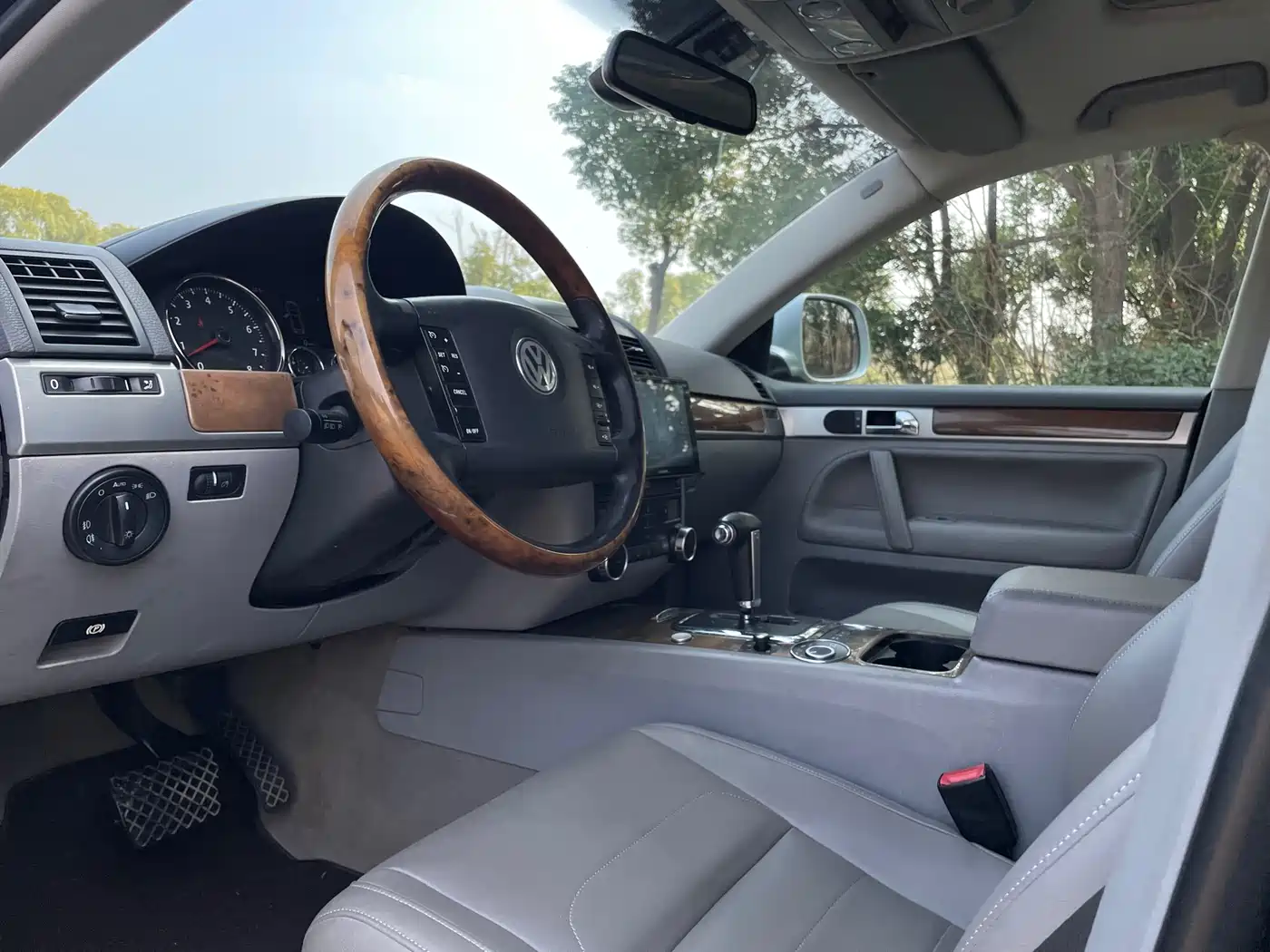 Volkswagen Touareg 2010 3.6 Limited Luxury Edition фото 6