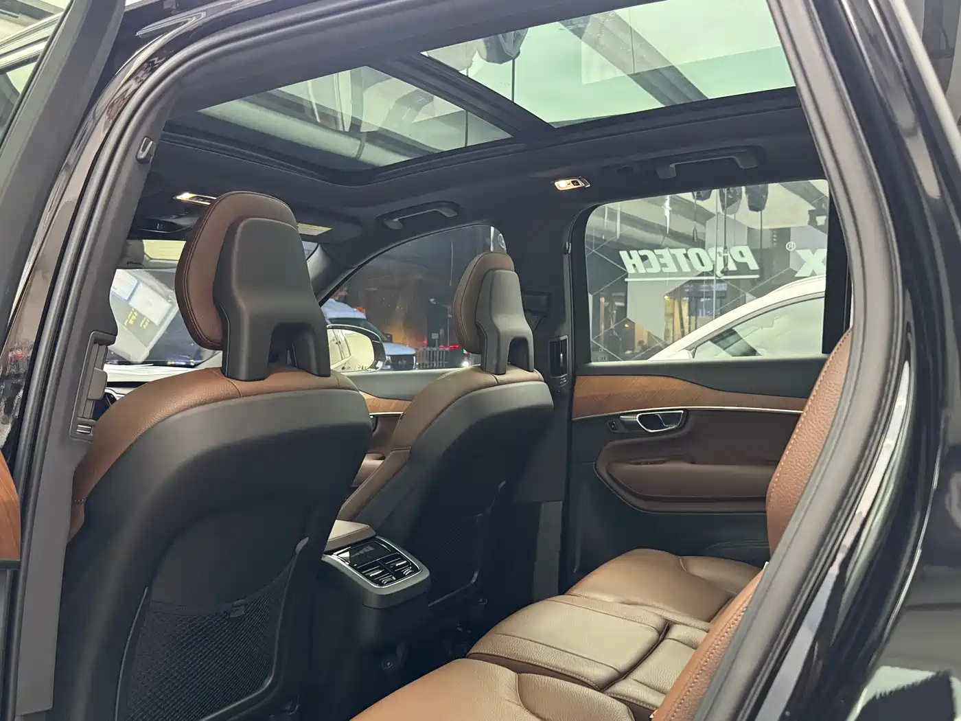 Фото 6 - Volvo XC90