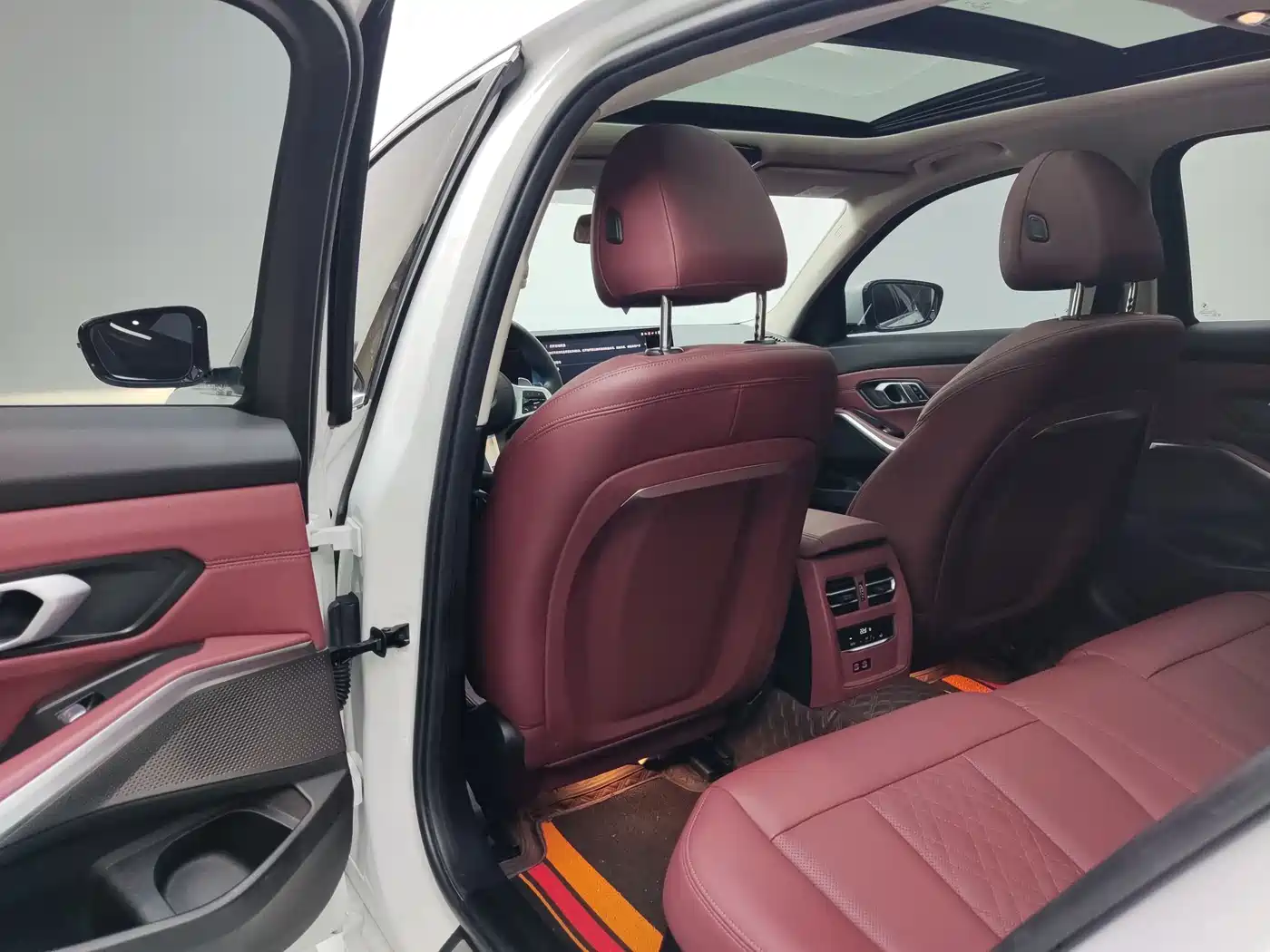 BMW 3 Series 2023 320Li M Sport Package фото 8