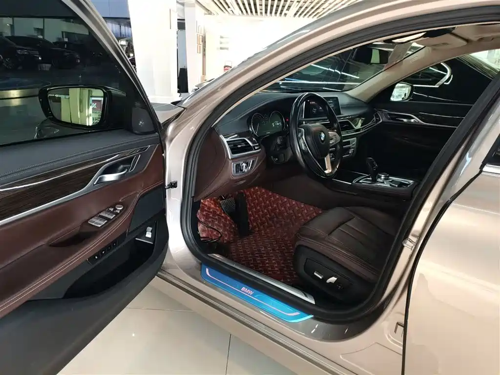 BMW 7 Series 2018 730Li Leading Type Excellence Package фото 12