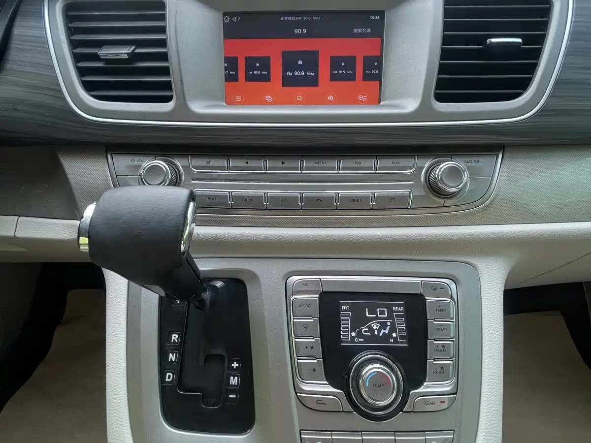 SAIC Maxus Maxus G10 2019 PLUS 2.0T Auto Elite China VI фото 15