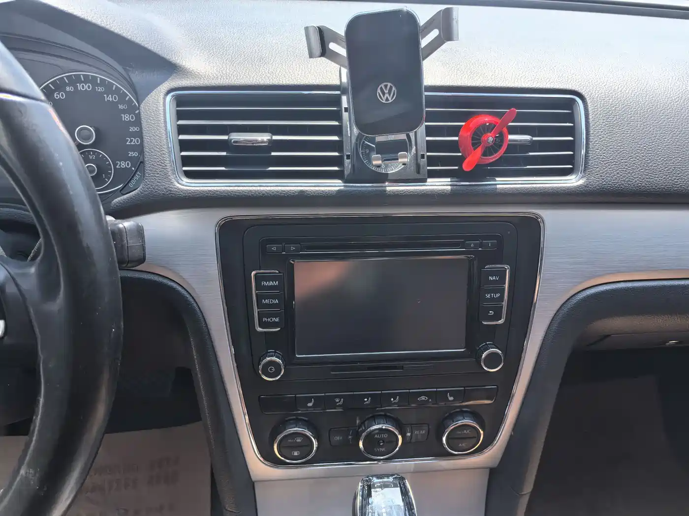Volkswagen Passat 2014 2.0TSI DSG Executive Edition фото 15