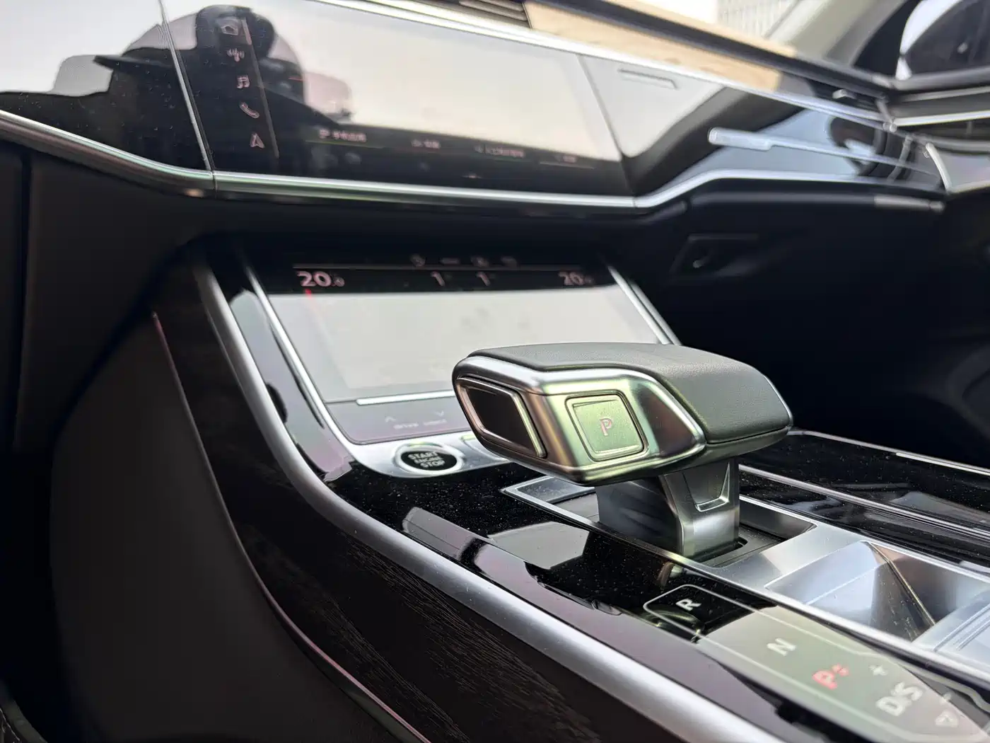 Audi A8 2019 Facelift Plus A8L 50 TFSI quattro Comfort фото 6