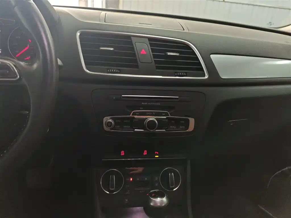 Audi Q3 2018 30th Anniversary Edition 30 TFSI Fashion фото 13
