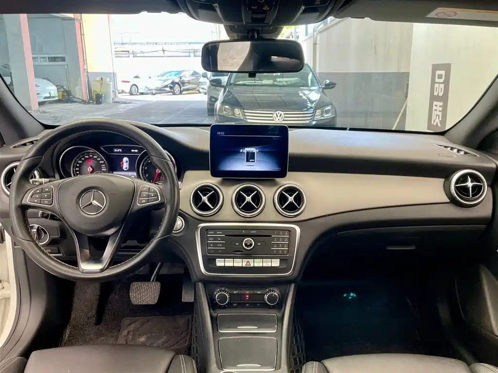 Mercedes-Benz CLA (Import) 2017 Facelift CLA 200 Style фото 8