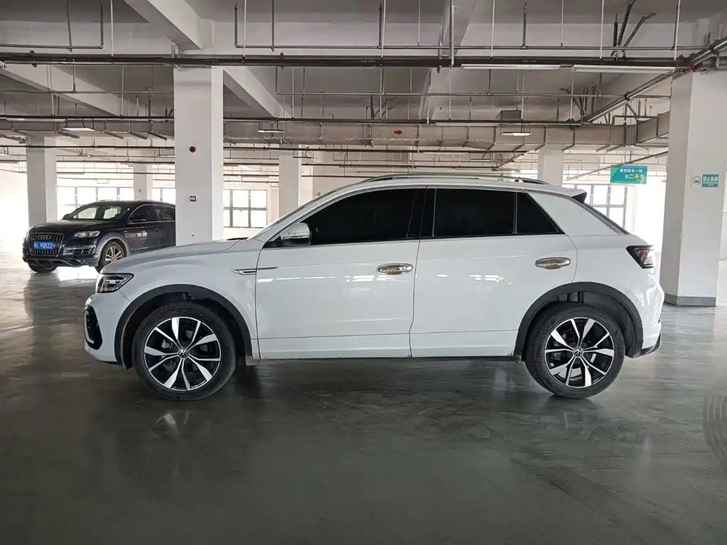 Photo 3 - Volkswagen T-ROC
