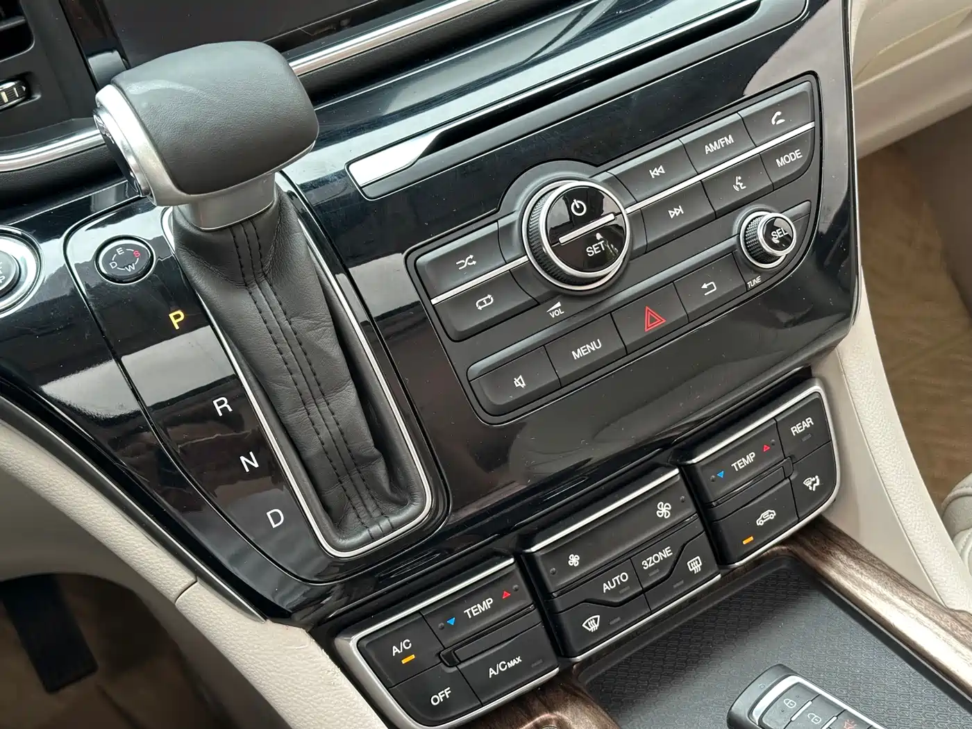 GAC Trumpchi Trumpchi M8 2018 320T Luxury Edition фото 11