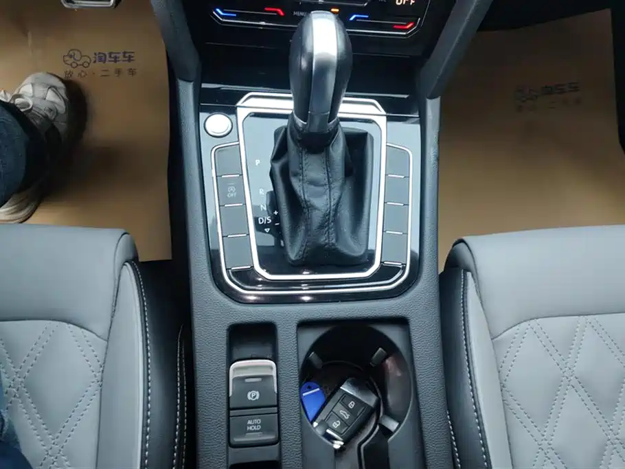 Volkswagen Magotan 2023 2 Million Units Anniversary Edition 330TSI DSG Leading Type фото 16