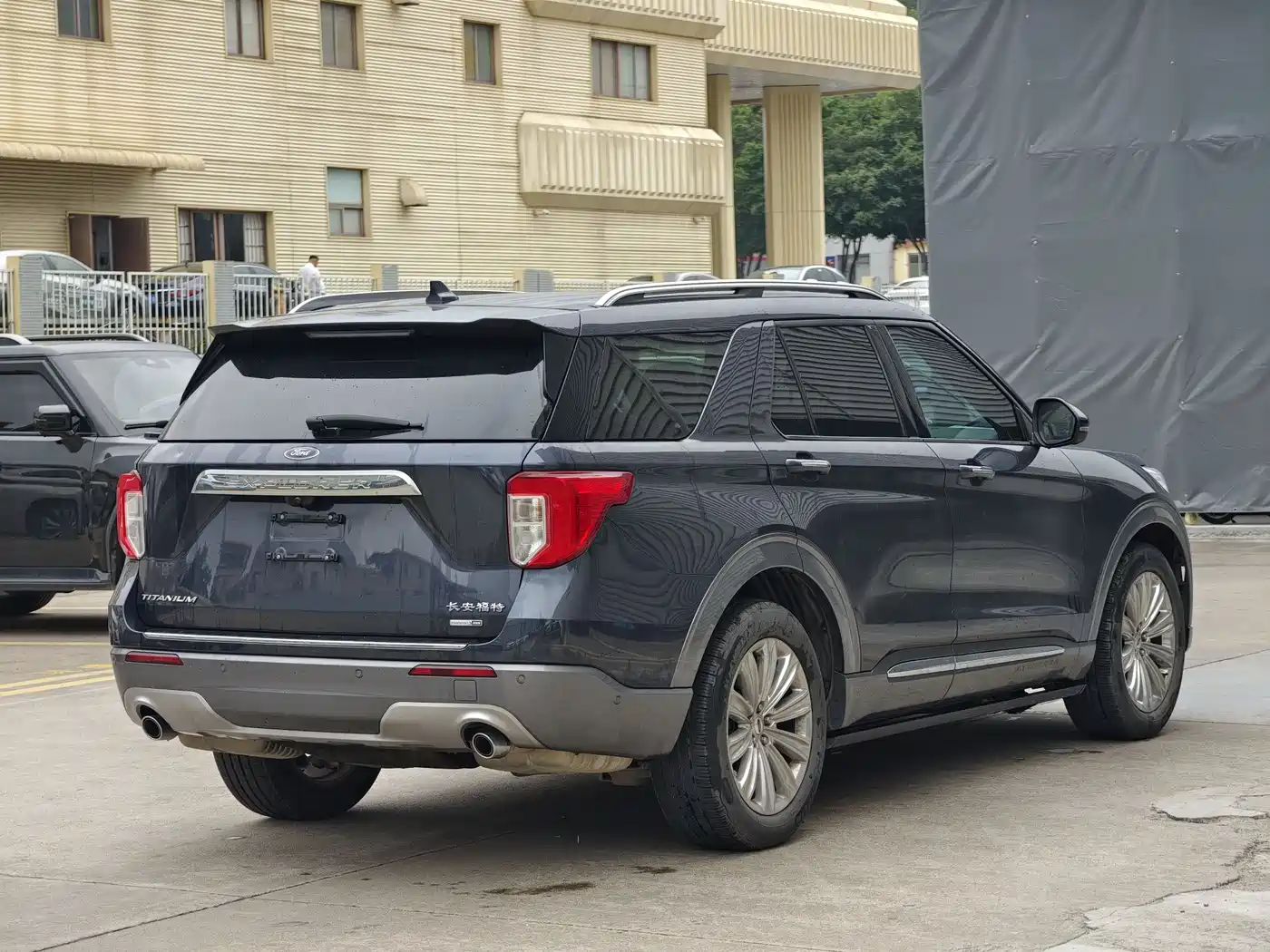 FORD EXPLORER