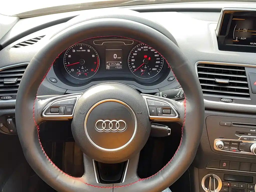Audi Q3 2015 35 TFSI Millionth Anniversary Intelligent Leader фото 7