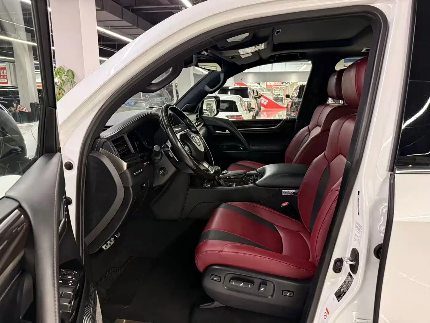 Lexus LX 2019 570 Peak Special Edition фото 7