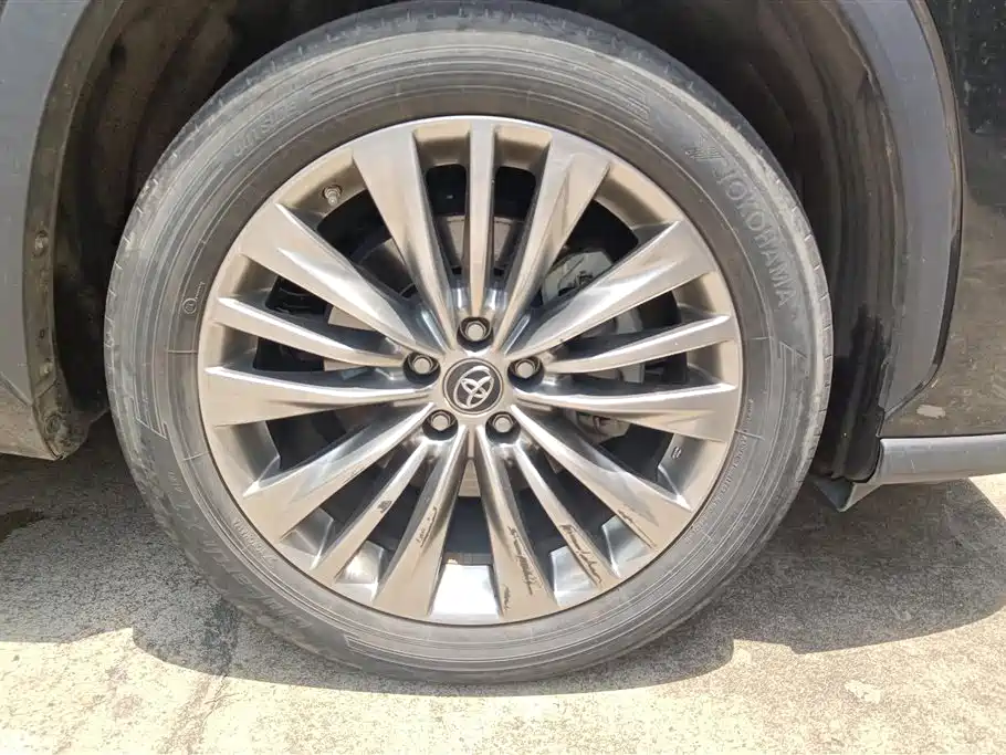 Toyota Highlander 2022 Model Dual Engine 2.5L 4WD Premium Edition 7-Seater фото 6
