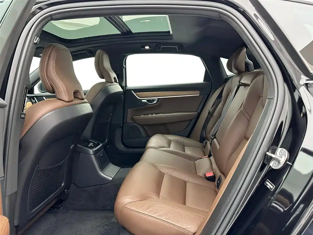 VOLVO S90 PLUG IN HYBRID