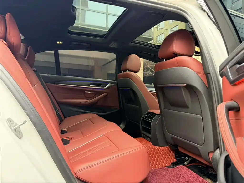 BMW 5 Series 2021 530Li Leading M Sport Package фото 18