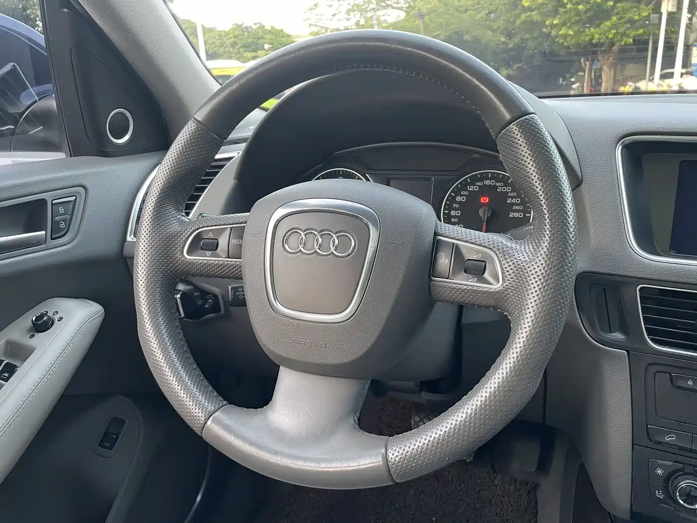 Audi Q5 (Import) 2010 3.2FSI Sport фото 6