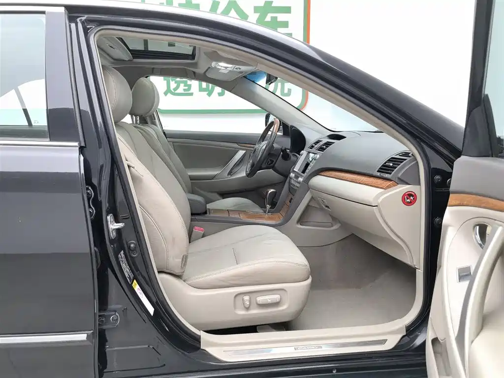 Toyota Camry 2010 240G Luxury Edition фото 23