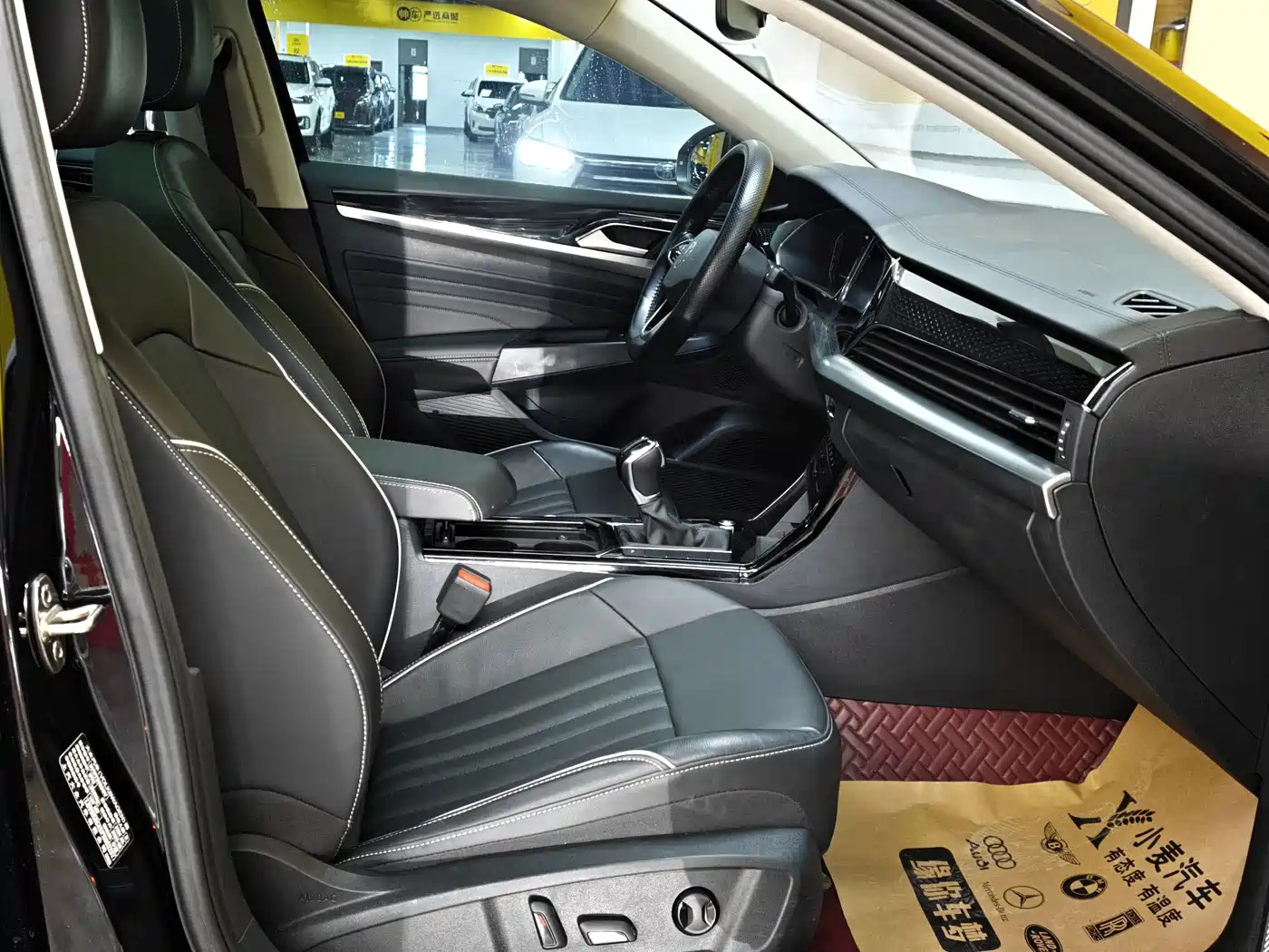 Volkswagen Passat 2023 330TSI Starlight Elite Edition фото 10