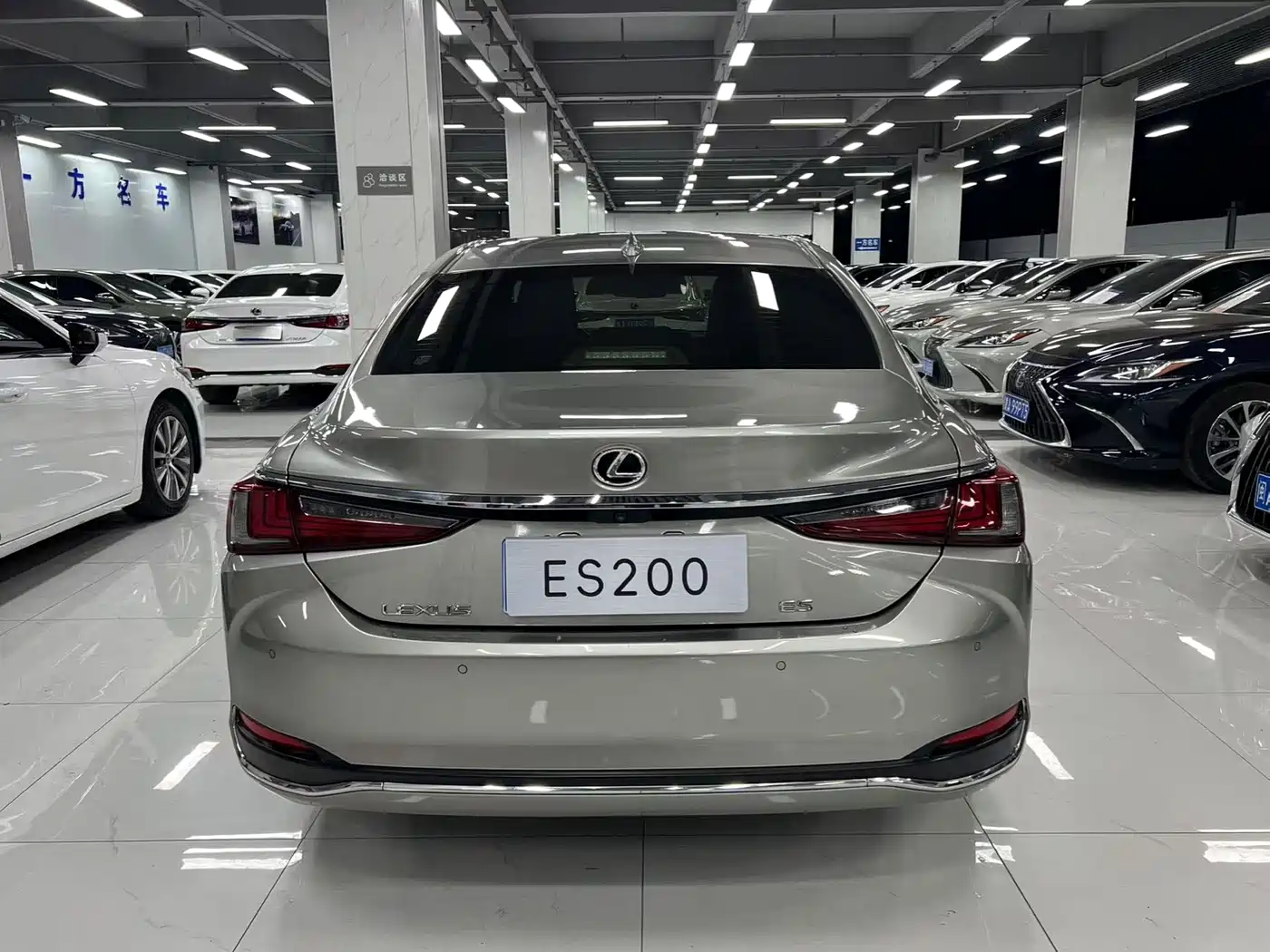 Lexus ES 2020 200 Excellence фото 8