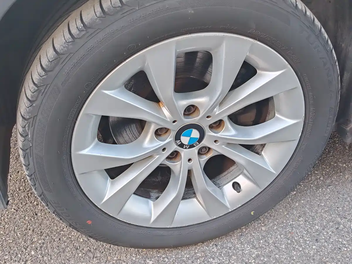 BMW X1 2013 sDrive18i Leading фото 10
