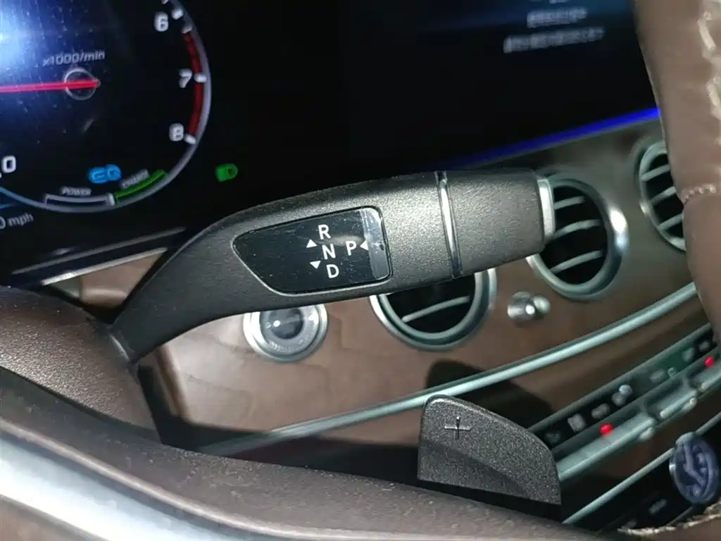 Mercedes-Benz E-Class 2020 E 260 L фото 14