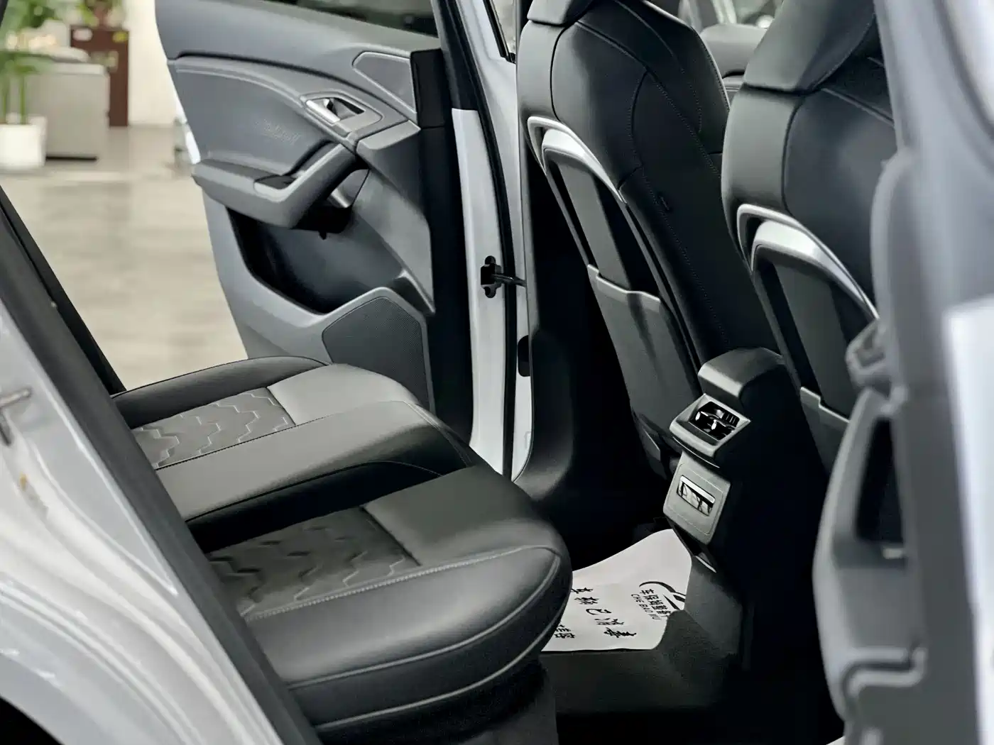 Audi Q6L e-tron 2025 Extended Range Edition фото 13