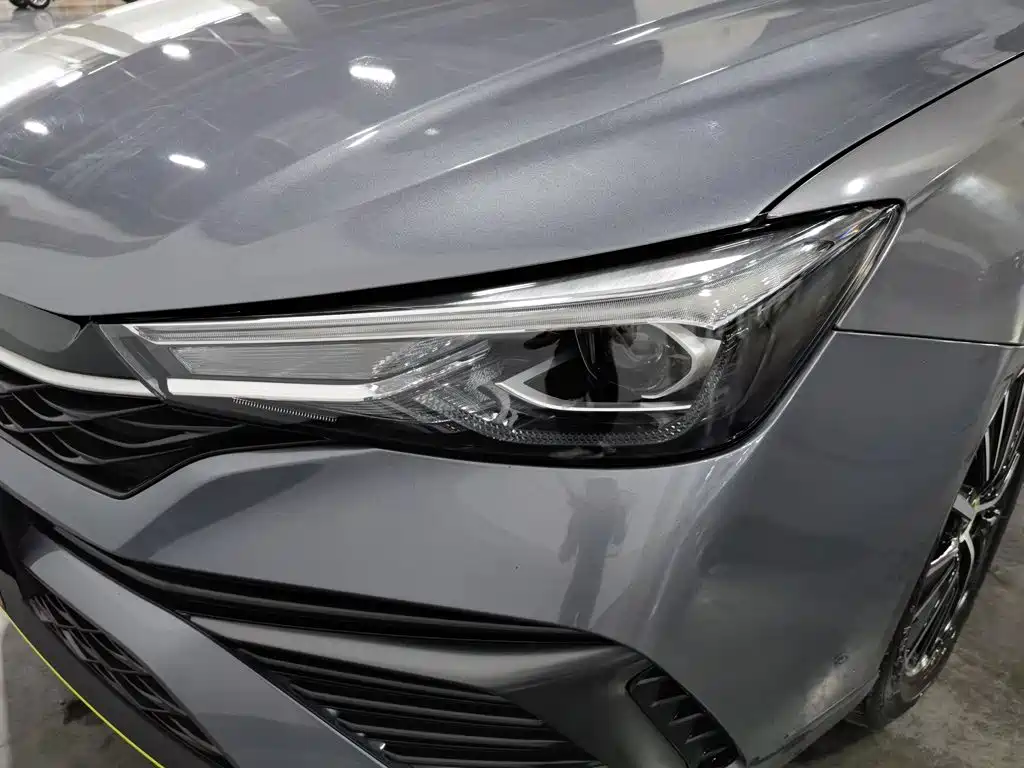Фото 7 - Roewe i5