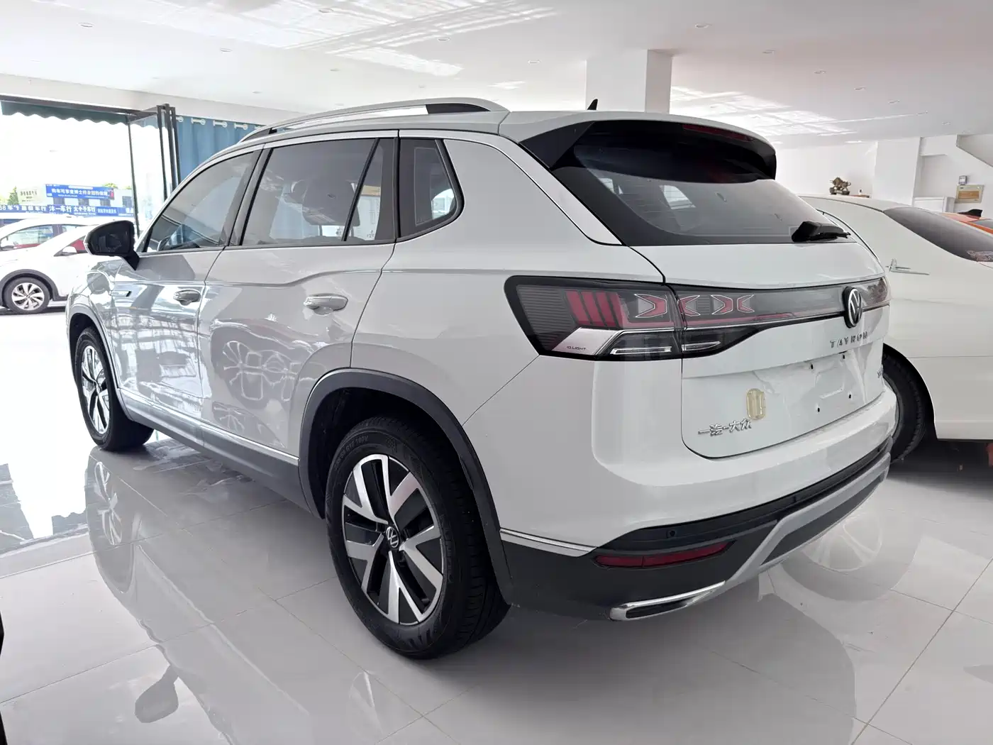Volkswagen Tayron 2023 330TSI 2WD Luxury Plus Advanced Edition фото 12