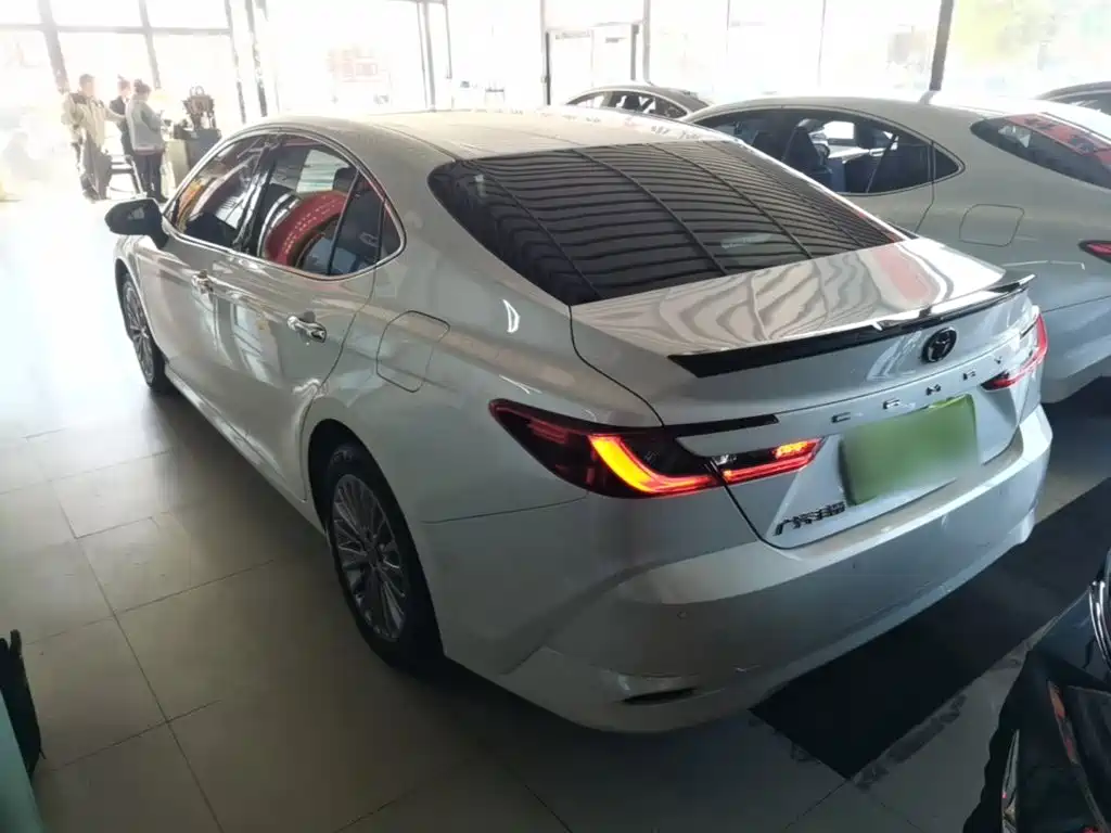 Photo 5 - Toyota Camry