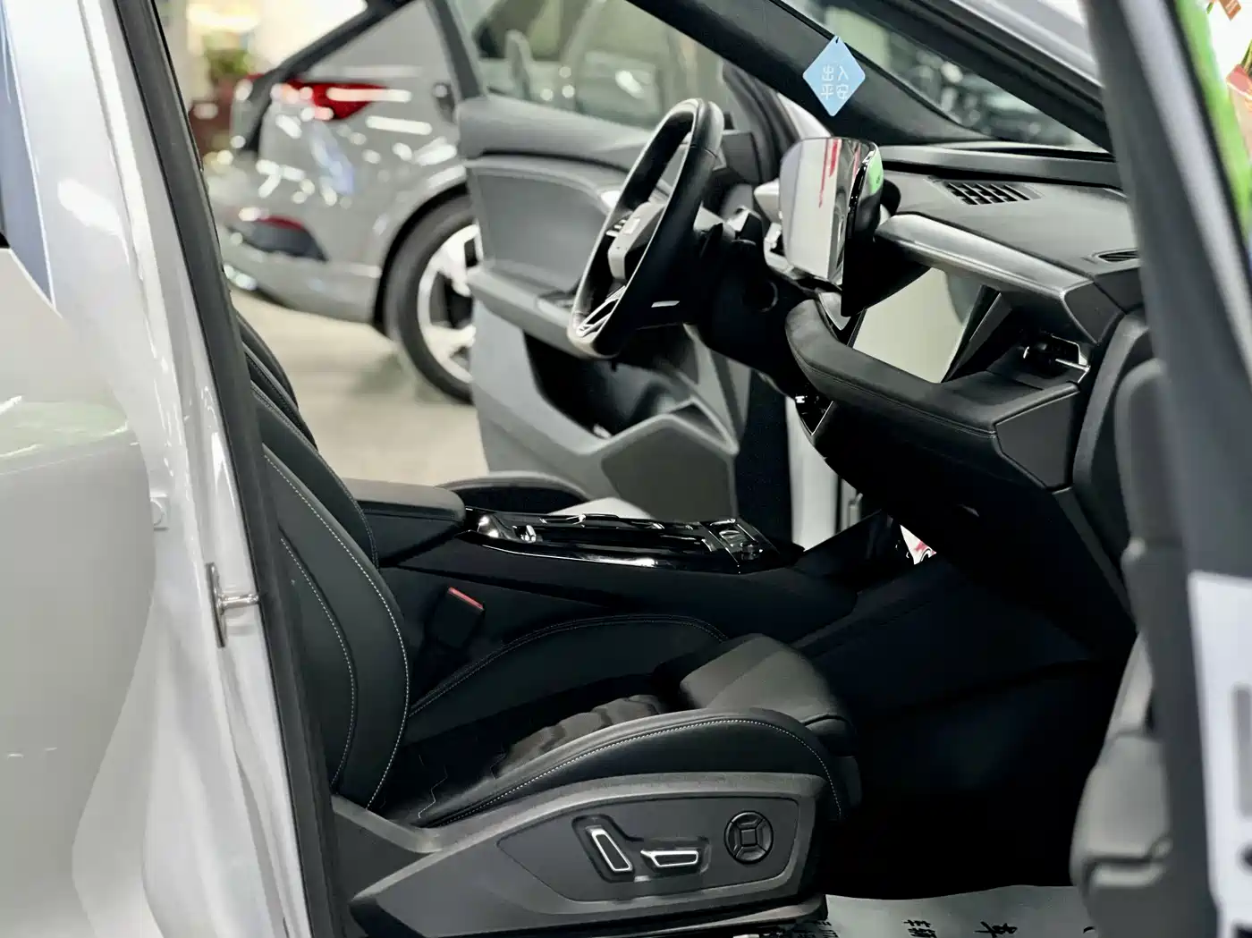 Audi Q6L e-tron 2025 Extended Range Edition фото 14