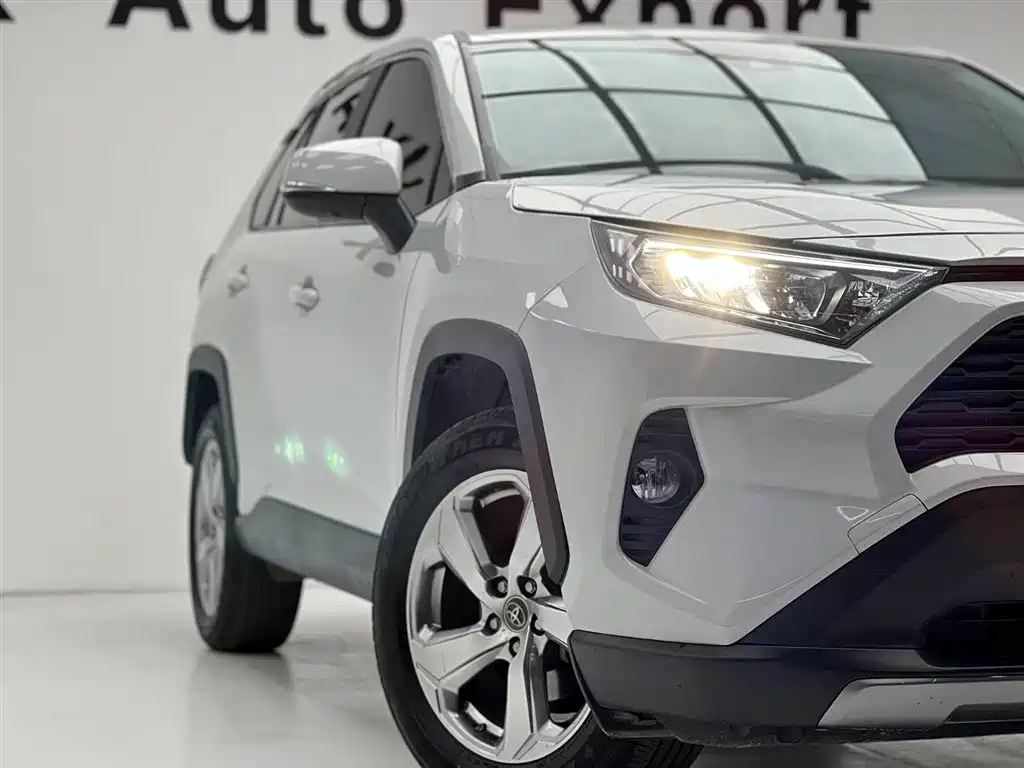 Toyota RAV4 Rongfang 2022 2.0L CVT 2WD Trend Edition фото 7