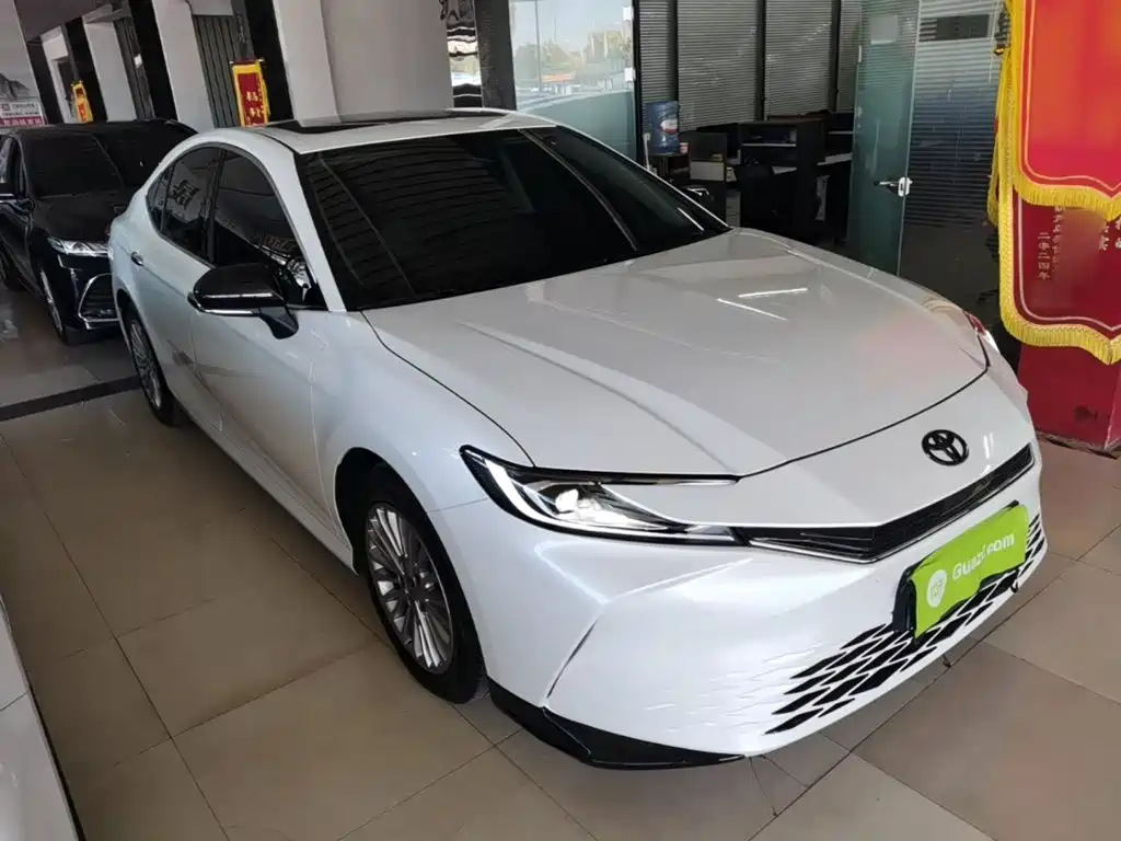 Photo 4 - Toyota Camry
