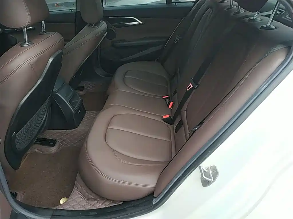 BMW 1 Series 2019 120i Leading M Sport Package фото 17