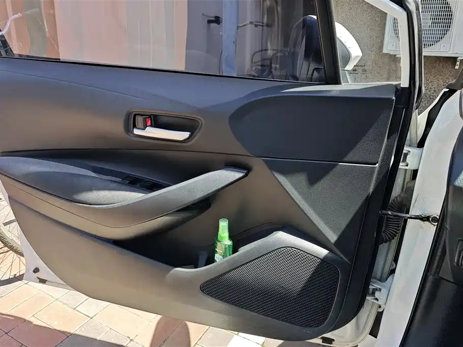 Toyota Levin 2021 TNGA 1.5L CVT Progressive Edition фото 7
