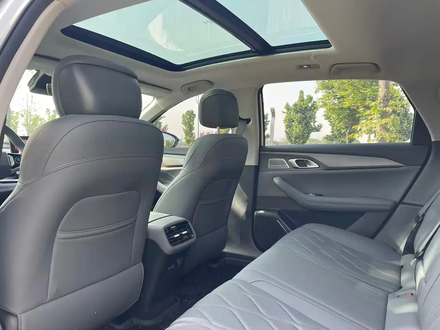 Geely Galaxy Galaxy A7 2025 EM-i 150km Premium Edition фото 6