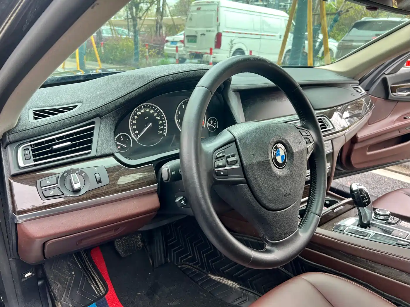 BMW 7 Series 2011 730Li Elegance фото 20