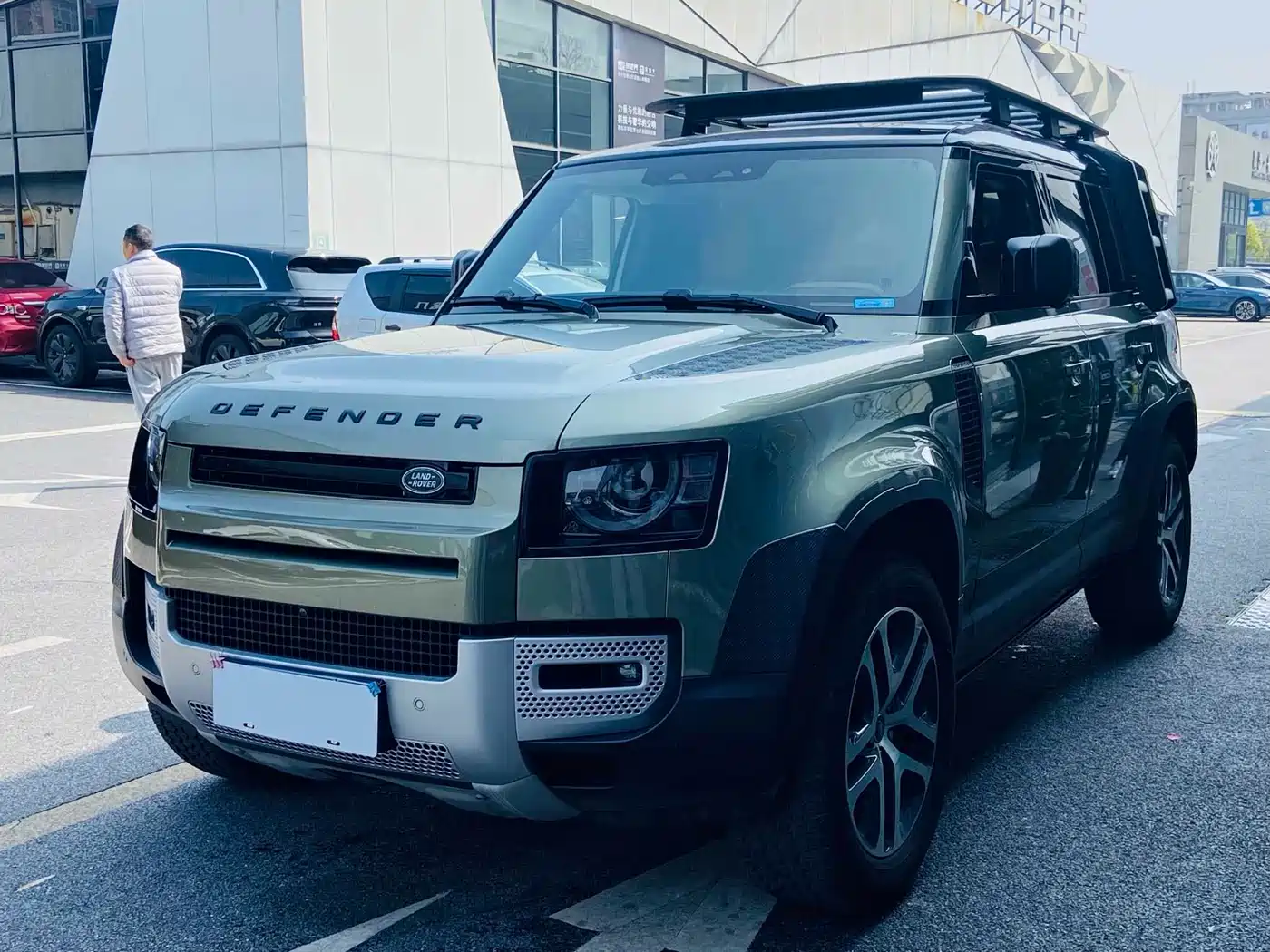 Land Rover Defender 2024 110 3.0T P400 Dark Special Edition фото 3