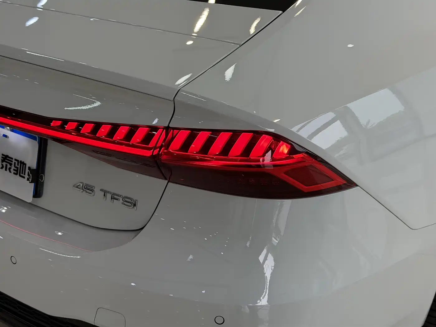 Audi A7 2023 Model 45 TFSI Premium Selection Edition фото 20
