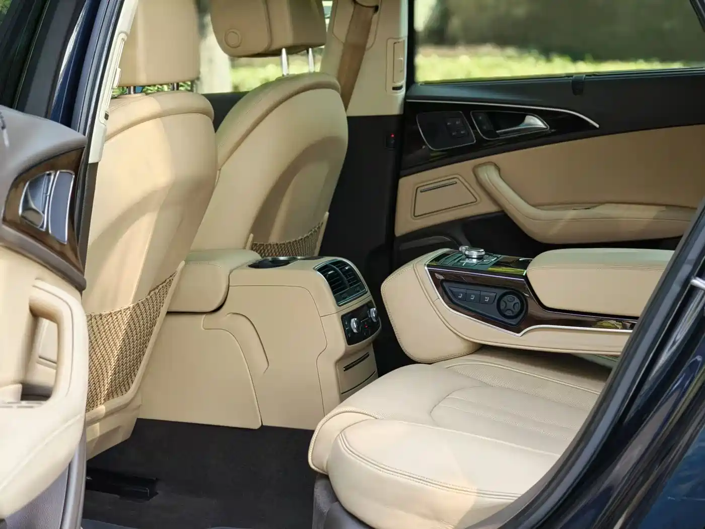 Audi A6L 2012 50 TFSI quattro Luxury фото 5