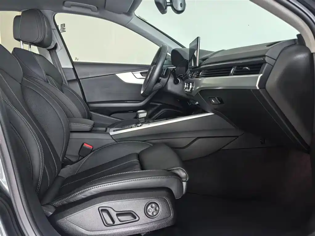 Audi A4L 2020 40 TFSI Luxury Dynamic фото 10