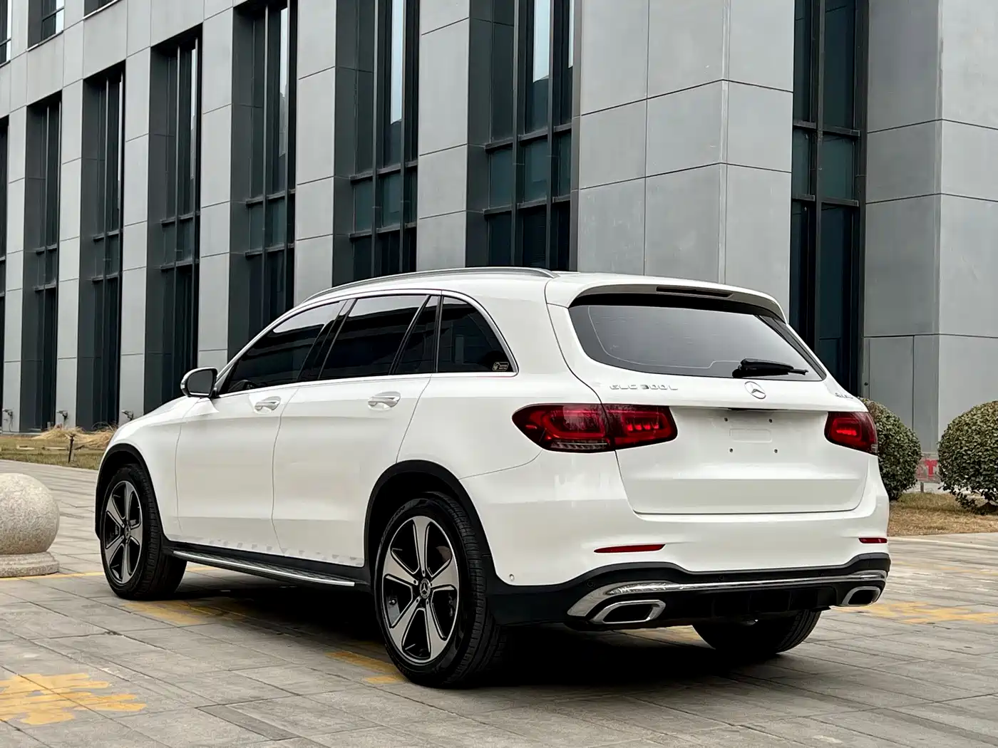 MERCEDES-BENZ GLC