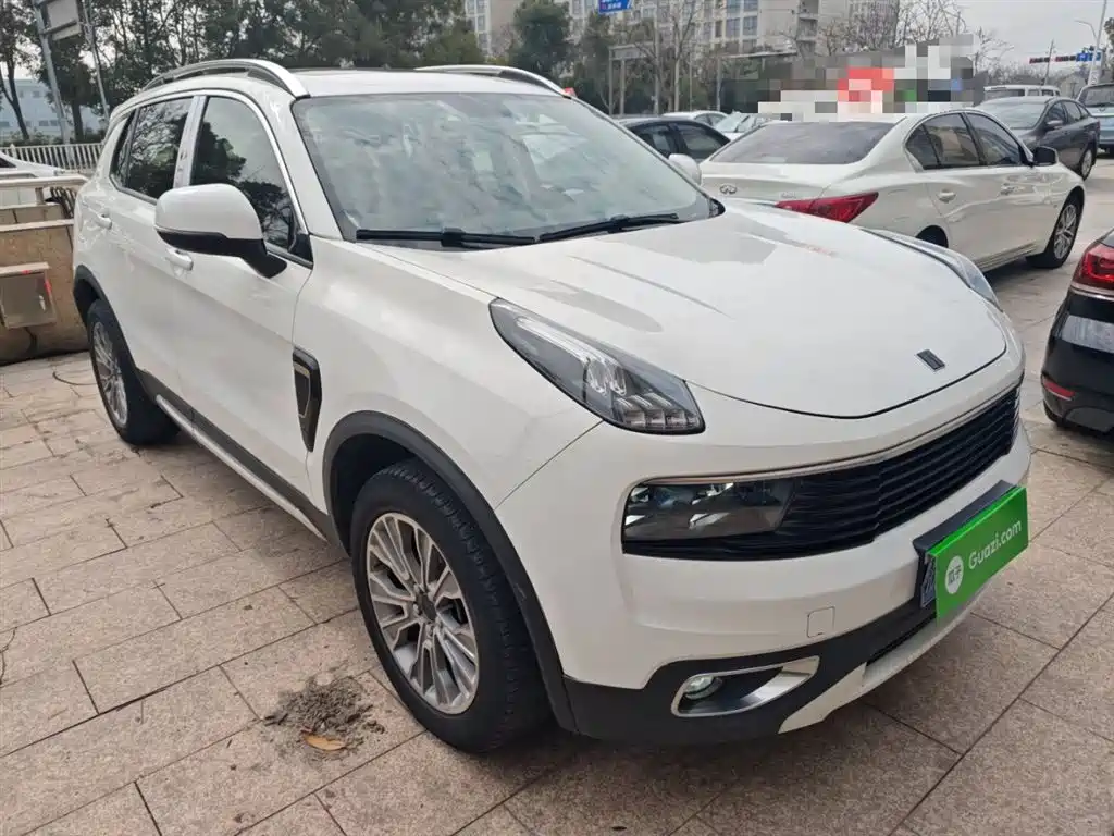 Lynk & Co 01 2018 2.0T 2WD Type+ Edition фото 3