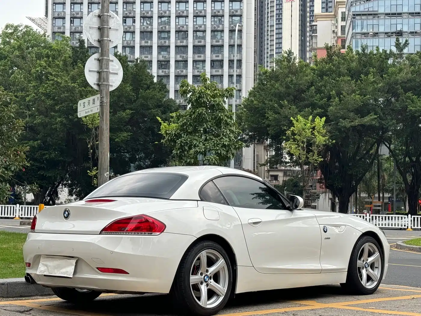 BMW Z4 2011 sDrive23i Flame Limited Edition фото 12