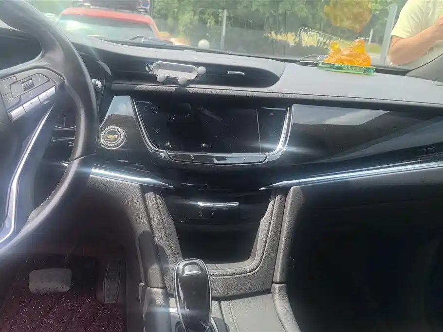 Cadillac XT6 2021 2.0T 6-seater 4WD Luxury фото 13