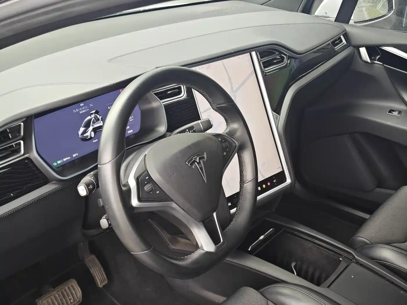 TESLA MODEL X