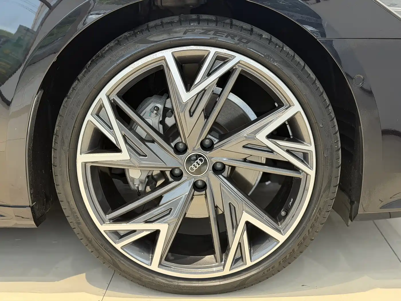 Audi A7L 2022 45 TFSI quattro S-line Black Warrior Edition фото 6