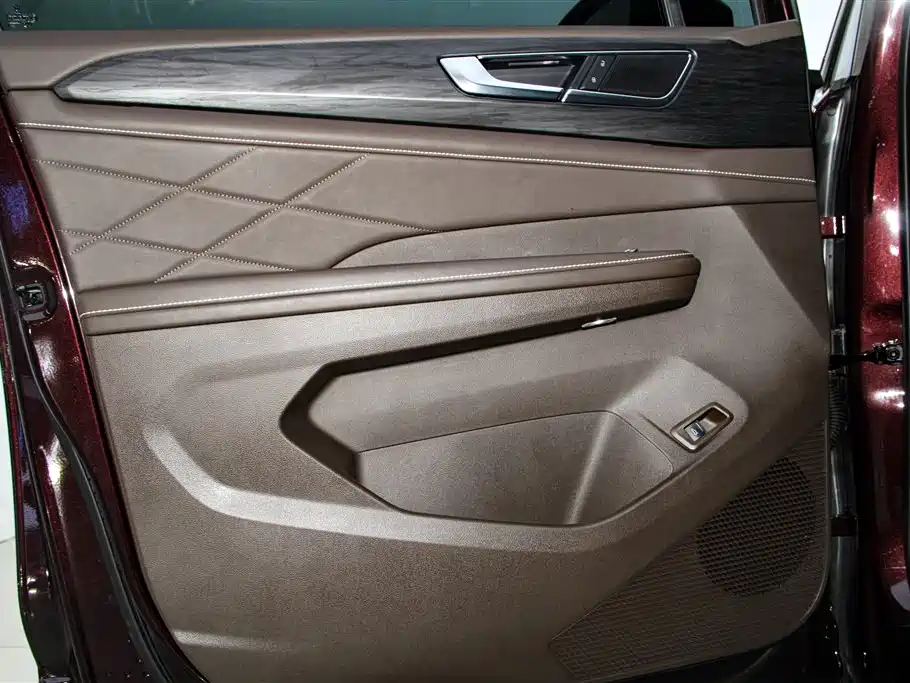 Volkswagen Viloran 2024 380TSI Executive Edition фото 24