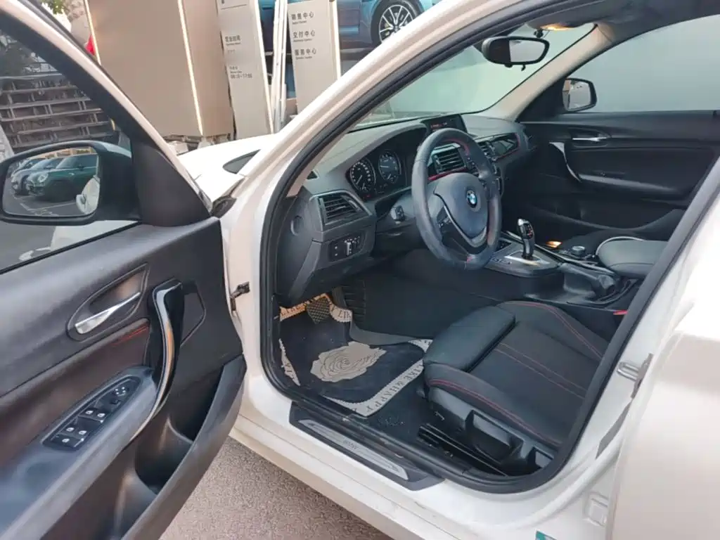 BMW 1 Series (Import) 2019 2018 118i Sport Design Package